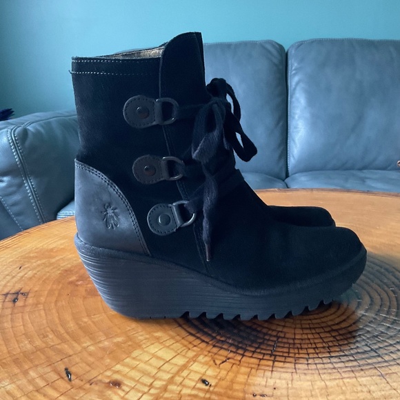 Fly London Yesi Platform Wedge Bootie Boots Lace Up Black - Picture 1 of 11